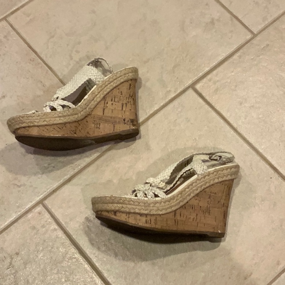 Woman’s sandals - Picture 2 of 3